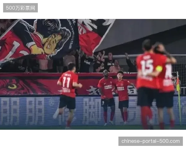升班马辽宁铁人攻击群状态火热，姆本扎连续进球助球队豪取三连胜掀翻上海海港